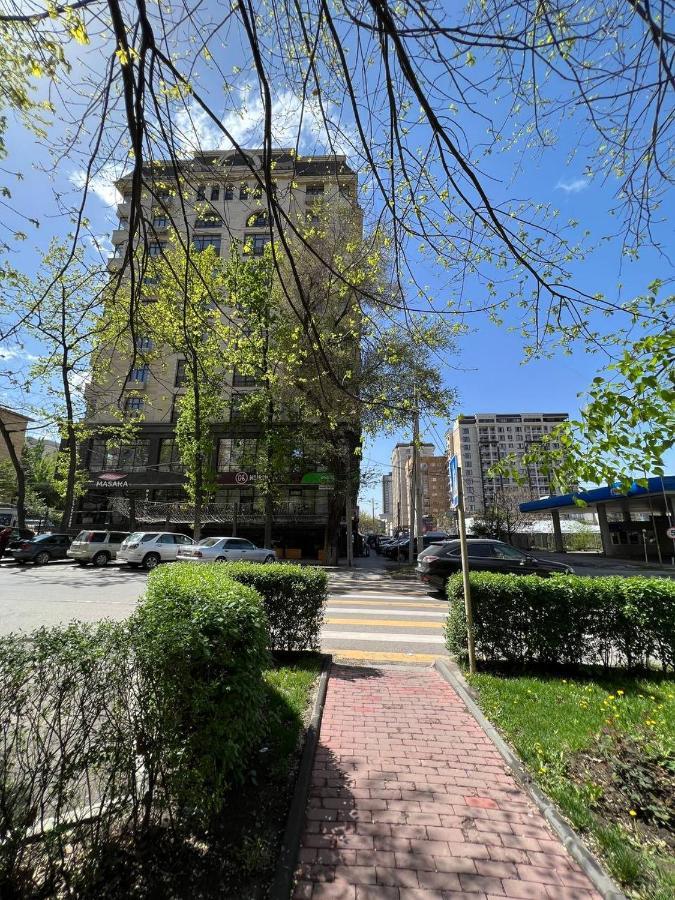 Apartment With City View On Sydykova St. 123 Bishkek Exterior foto