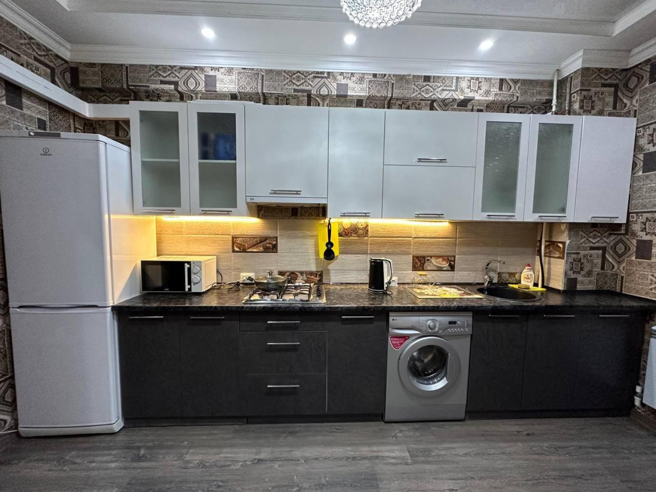 Apartment With City View On Sydykova St. 123 Bishkek Exterior foto